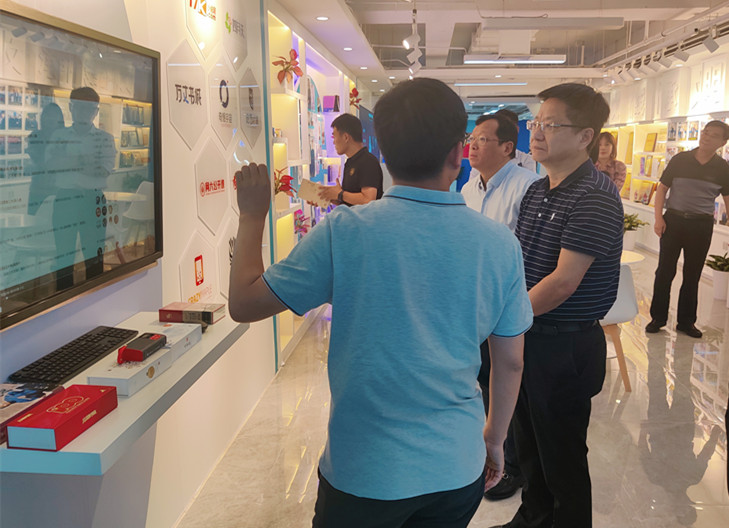 中文在线集团_副本.jpg 中文在线集团_副本.jpg